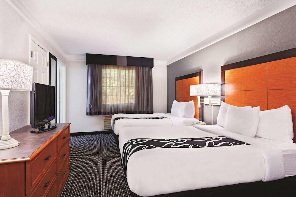 La Quinta Inn By Wyndham Champaign Extérieur photo