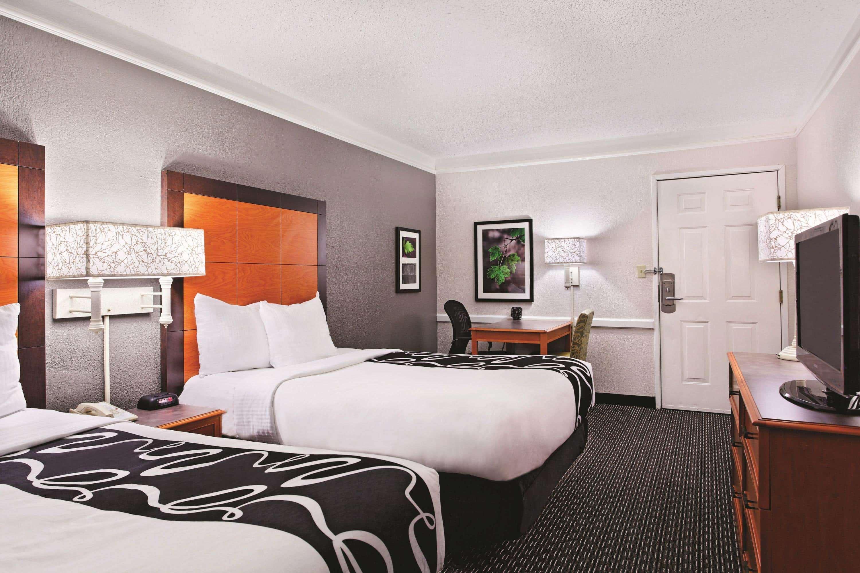 La Quinta Inn By Wyndham Champaign Extérieur photo