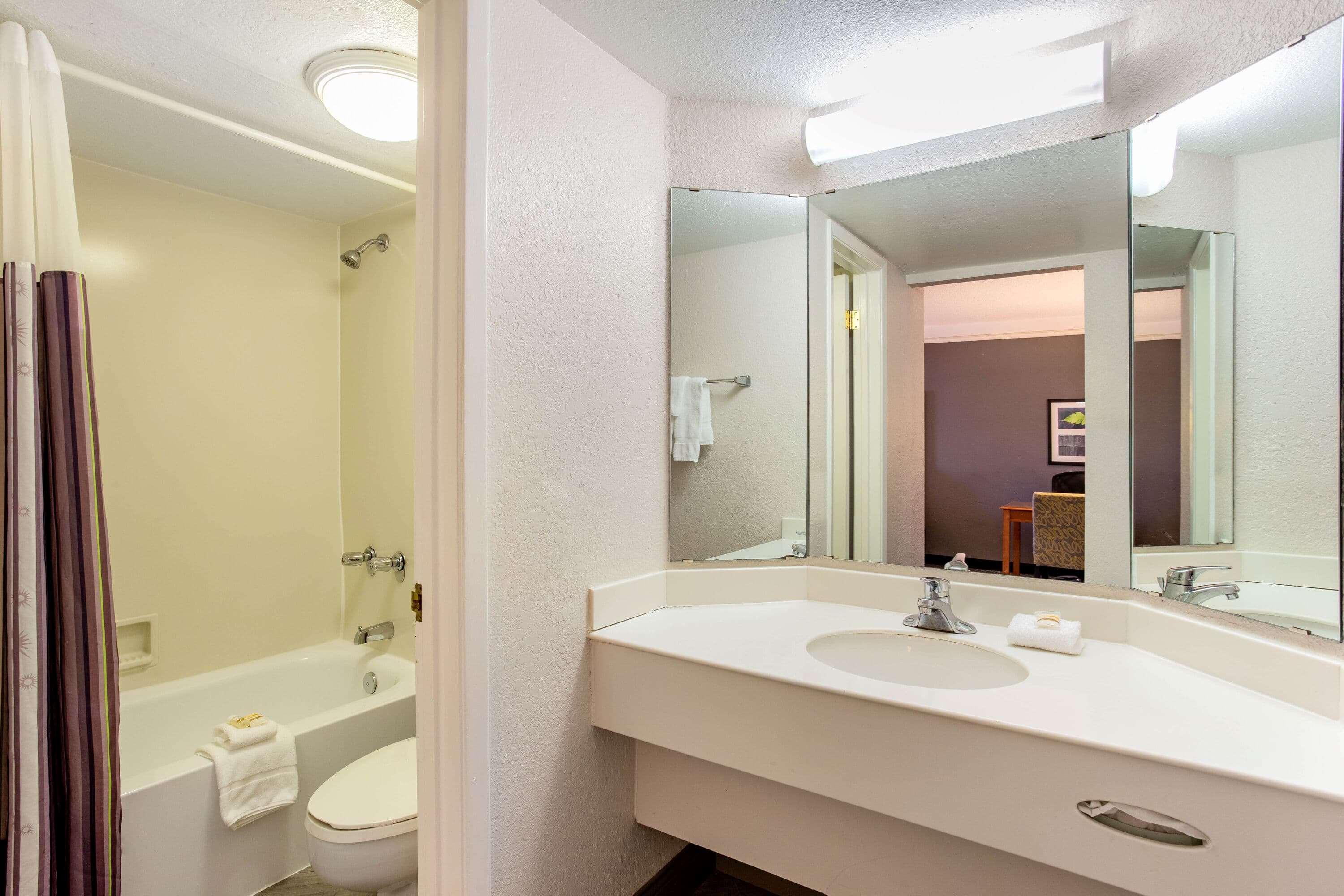 La Quinta Inn By Wyndham Champaign Extérieur photo