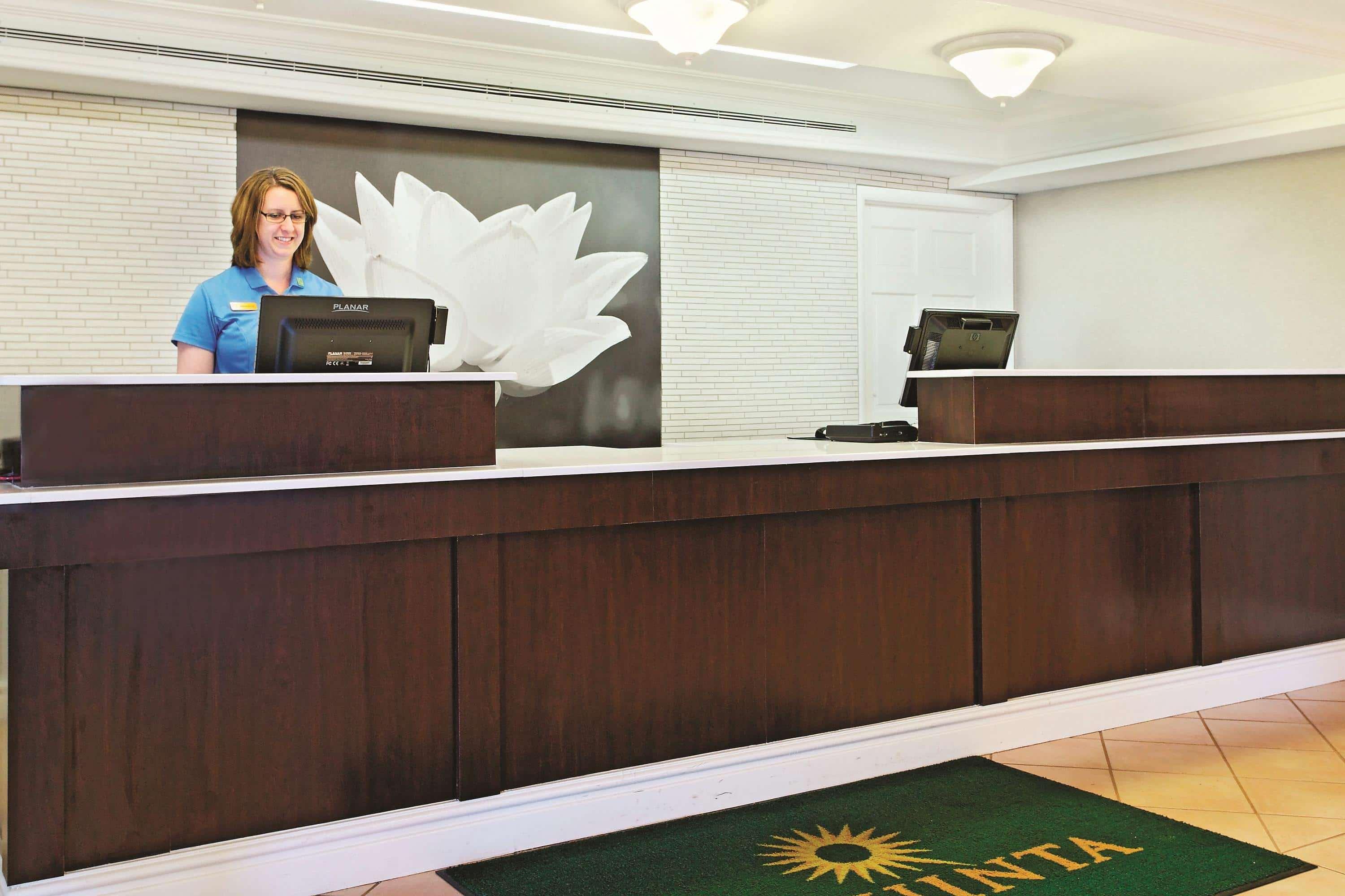 La Quinta Inn By Wyndham Champaign Extérieur photo