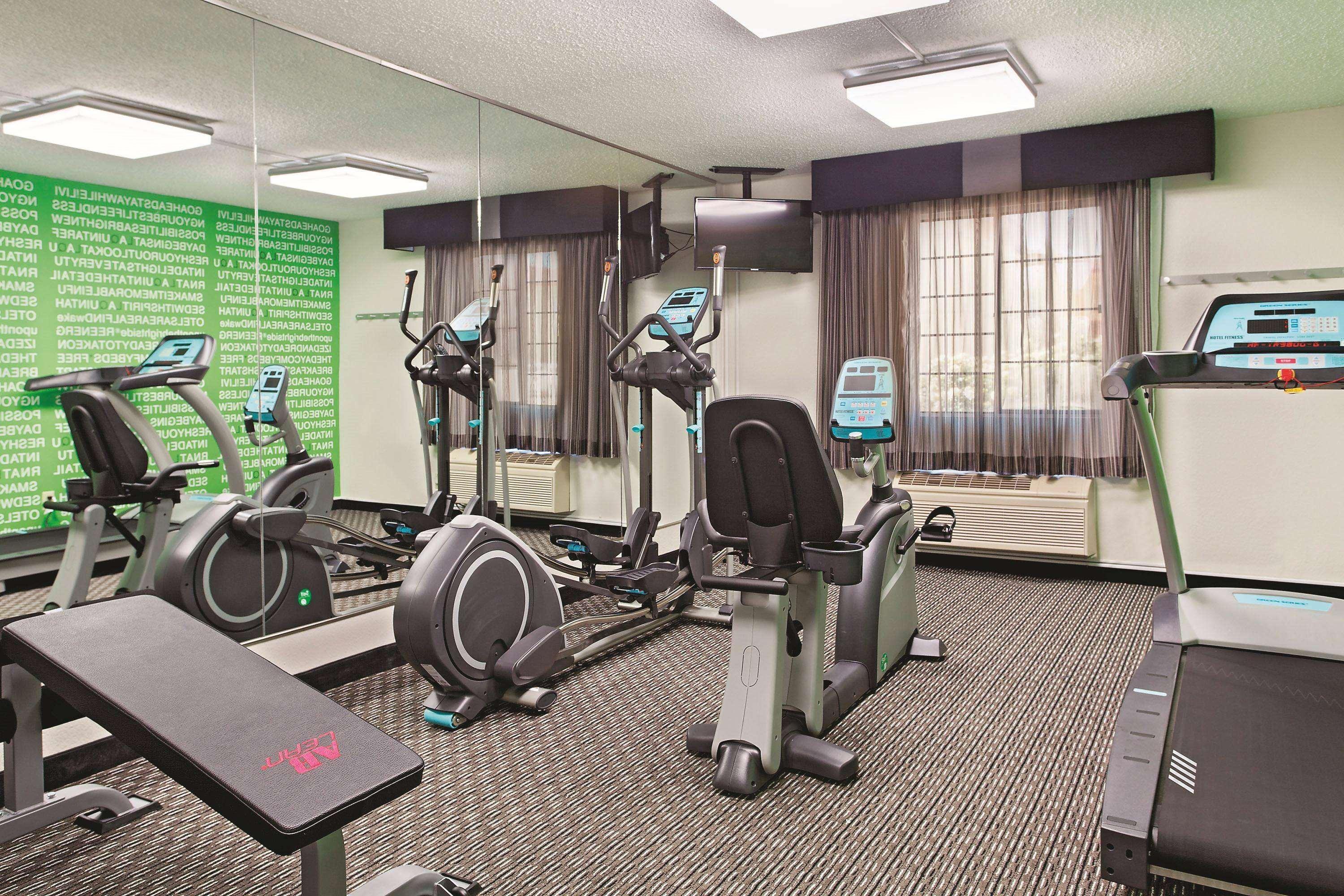 La Quinta Inn By Wyndham Champaign Extérieur photo