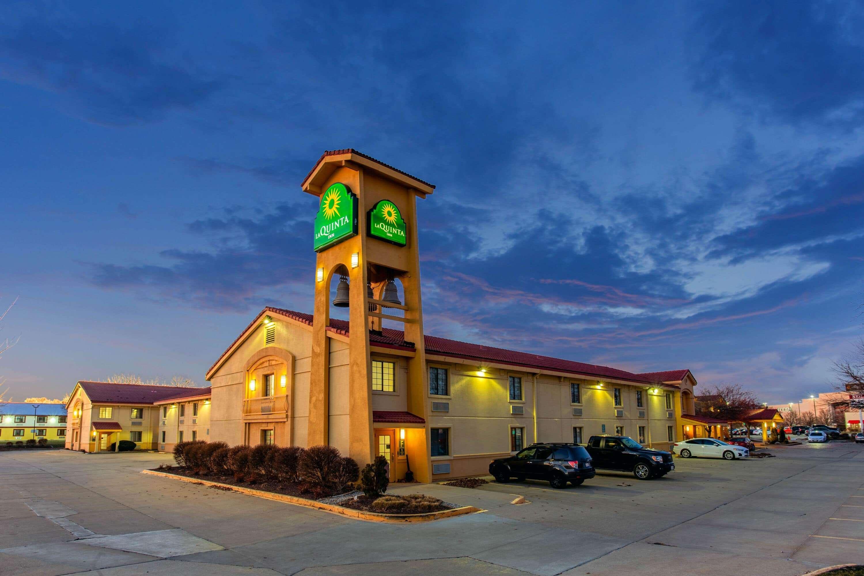 La Quinta Inn By Wyndham Champaign Extérieur photo