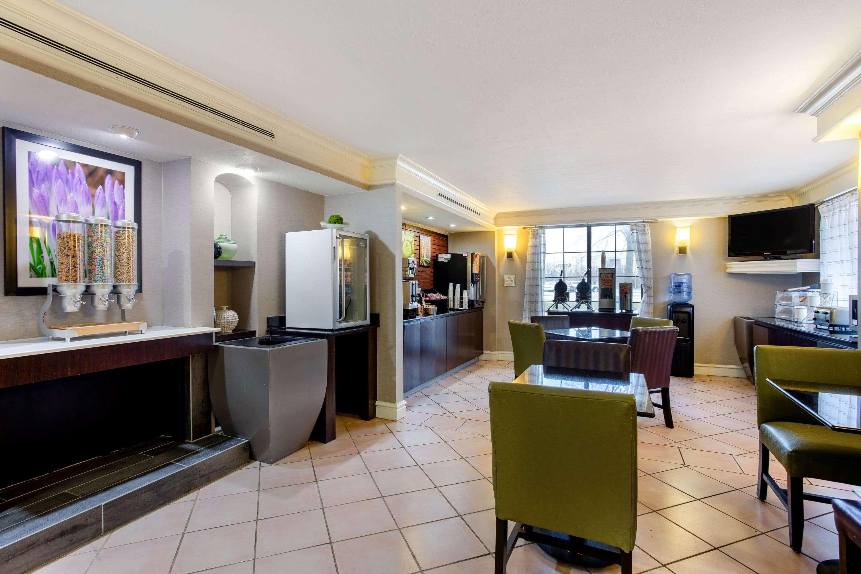 La Quinta Inn By Wyndham Champaign Extérieur photo