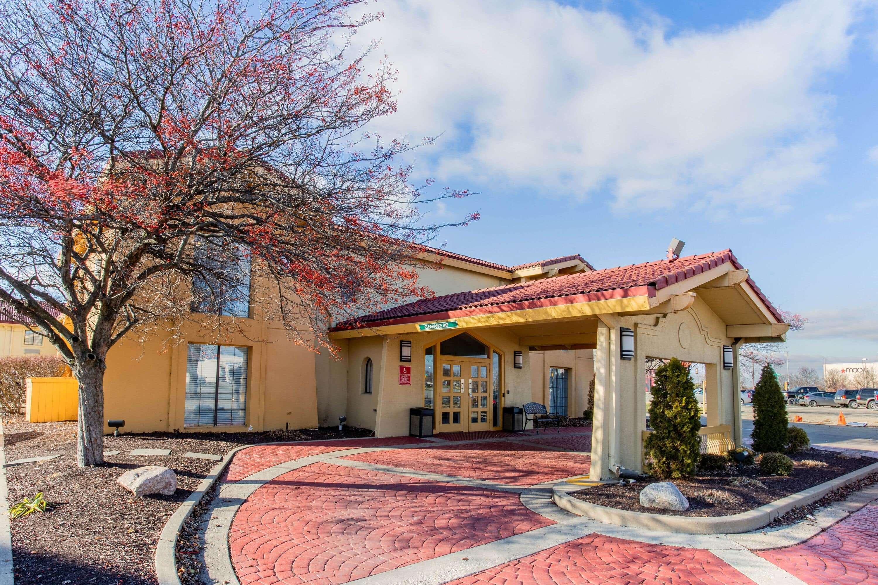La Quinta Inn By Wyndham Champaign Extérieur photo