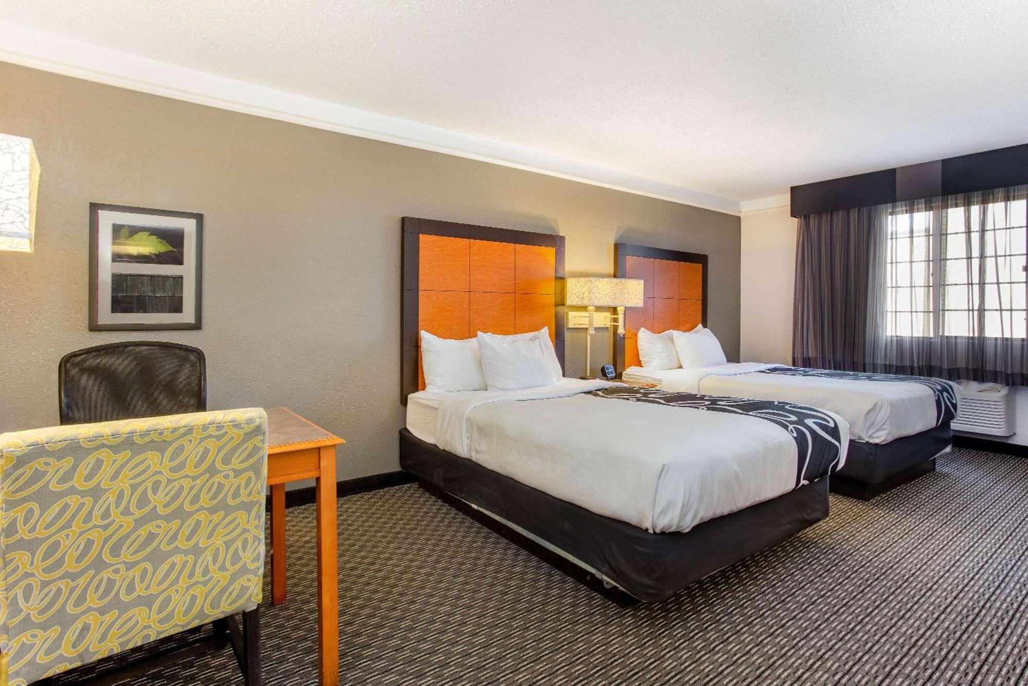 La Quinta Inn By Wyndham Champaign Extérieur photo